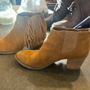 American Eagle leather boots